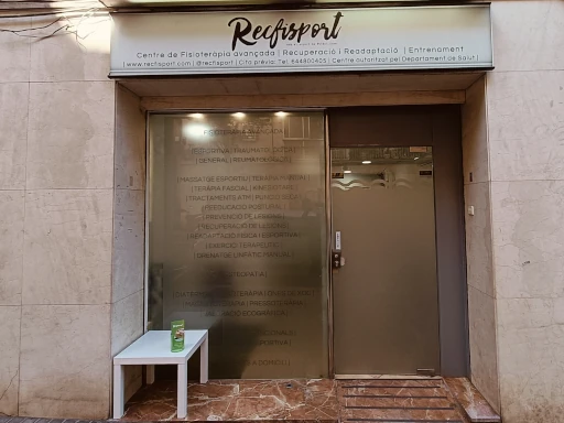 Entrada / Fachada de la clínica