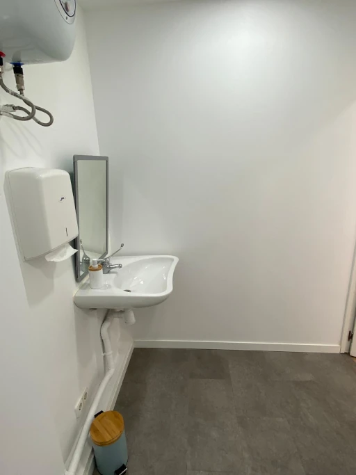 Lavabo adaptado para personas con movilidad reducida